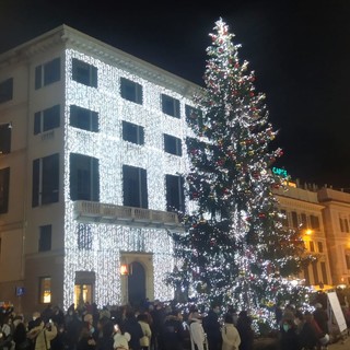 Luci di Natale, torna il contest Faebook che mette in gara i borghi e le città