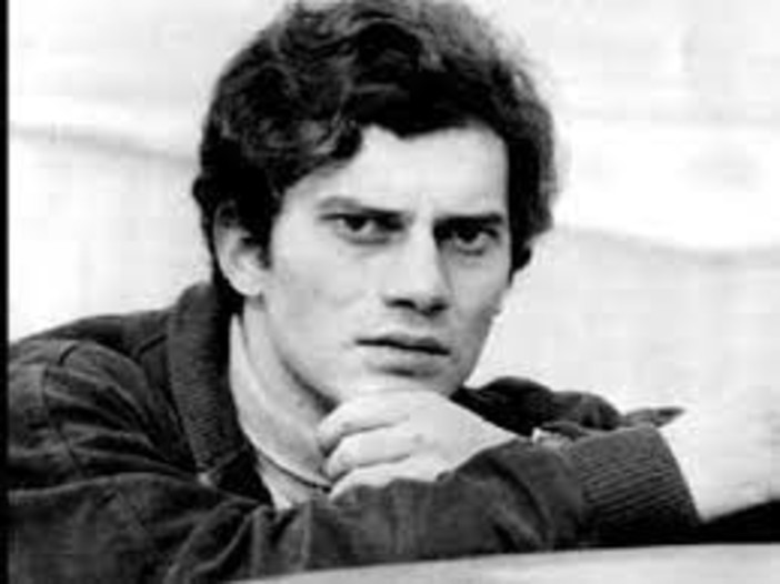 Il Centro Artistico Art’Intorno organizza un pomeriggio tributo ai cantautori genovesi Il Centro Artistico Art’Intorno organizza un pomeriggio tributo ai cantautori genovesi