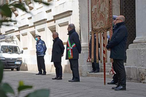 Coronavirus: anche il Comune di Genova si è fermato per un minuto in segno di lutto (FOTO e VIDEO)