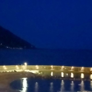 Il molo di Recco illuminato con 22 luci a led