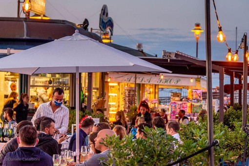 Il documento che riassume il decreto riaperture del governo, dalle "certificazioni verdi" per viaggiare al rientro a scuola