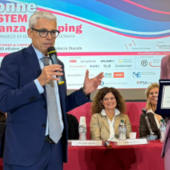 Esaote e Università degli Studi di Genova consegnano a Martina Comparini la borsa di studio "Women in STEM" Esaote e Università degli Studi di Genova consegnano a Martina Comparini la borsa di studio "Women in STEM"