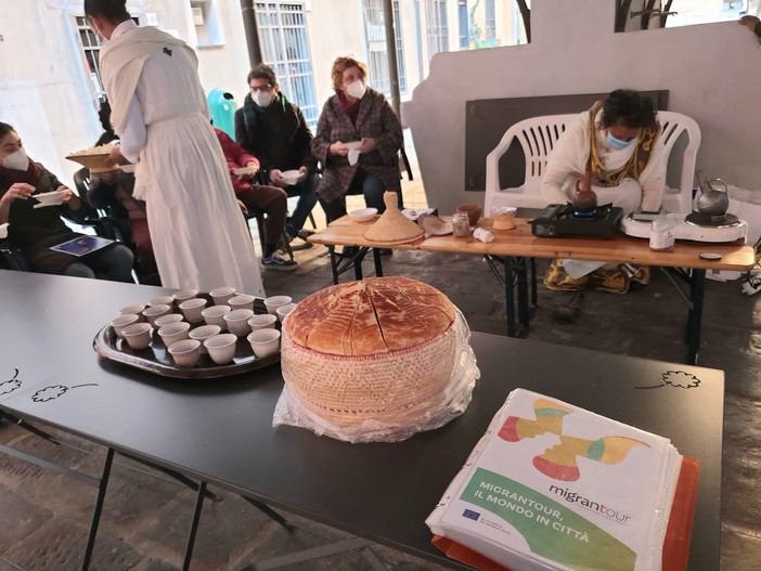 Il 30 aprile “Moliendo café”, cerimonia del caffè in abiti tradizionali e passeggiata interculturale Migrantour