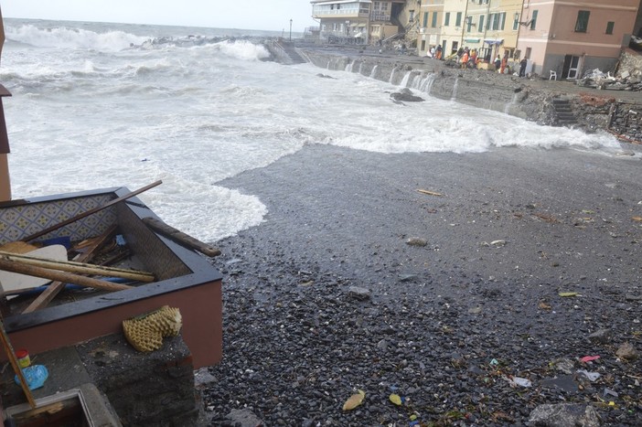 Tre anni dalla mareggiata di Boccadasse, Pandolfo (Pd) interroga la giunta sui lavori a protezione della costa