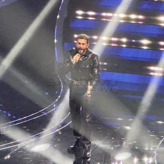 Marco Mengoni con “Due vite” è in testa alla prima classifica generale del 73° Festival di Sanremo, seguono Colapesce Dimartino e Madame