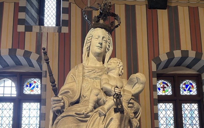 Meraviglie e leggende di Genova - La Madonna regina di Genova Meraviglie e leggende di Genova - La Madonna regina di Genova