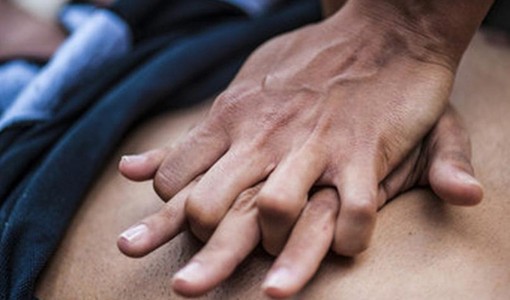 Segue un corso di rianimazione e così una mamma riesce a salvare dall'infarto la figlia di ventidue anni