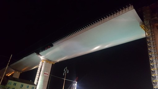 Arrivata in quota la terza e ultima maxi-campata del nuovo Ponte sul Polcevera (FOTO e VIDEO) Arrivata in quota la terza e ultima maxi-campata del nuovo Ponte sul Polcevera (FOTO e VIDEO)