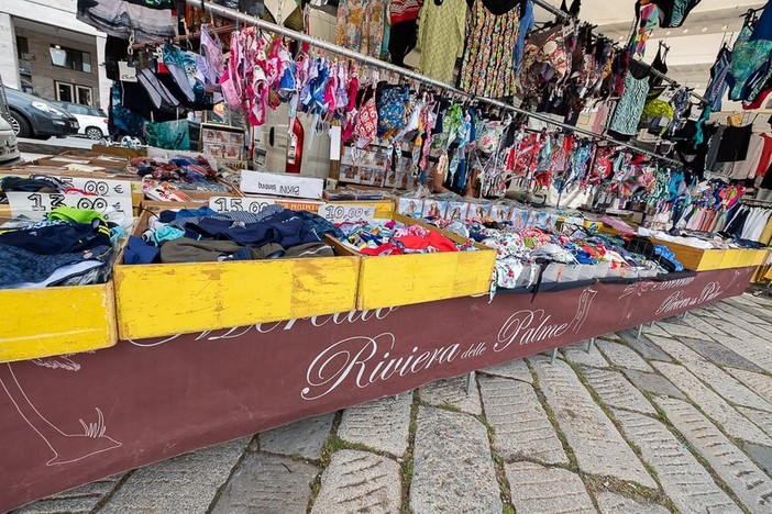 Il "Mercato Riviera della Palme" a Cogoleto cambia data: appuntamento a domenica 27