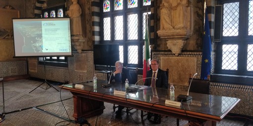 Nuovo autoparco nelle aree ex Ilva, l'annuncio del sindaco Bucci (Video)