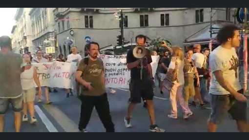 Ghini (Uil Liguria): "Quando la democrazia viene scambiata per gazzarra pericolosa che mette a rischio salute e sicurezza degli operatori dell'informazione"