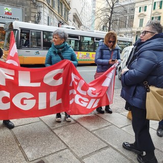 Scuola, sindacati in piazza contro l'autonomia differenziata: "In discussione il valore dei titoli di studio" (Foto e video) Scuola, sindacati in piazza contro l'autonomia differenziata: "In discussione il valore dei titoli di studio" (Foto e video)