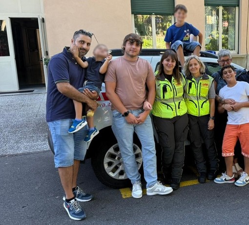 Bimbo salvato da arresto cardiaco: l’abbraccio di Matteo agli eroi del 118 di Genova Bimbo salvato da arresto cardiaco: l’abbraccio di Matteo agli eroi del 118 di Genova