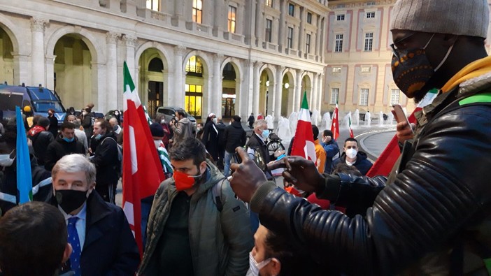 Mobilitazione dei rider sostenuta dalla Camera del lavoro di Genova e dai sindacati