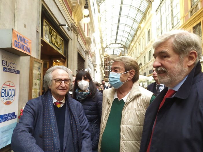 Elezioni comunali, Bucci inaugura il point di 'Vince Genova', con lui l'imprenditore Aldo Spinelli: &quot;Contento che sia qui, i genovesi hanno capito che non è più questione di sinistra e destra&quot;