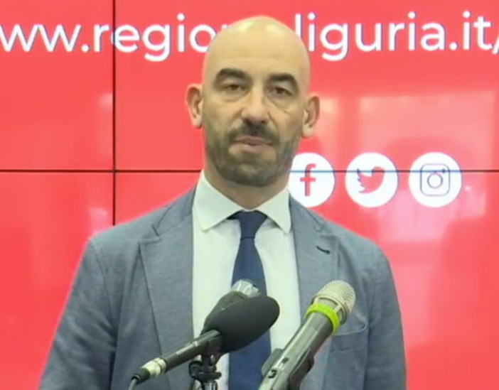Coronavirus, Bassetti: "Meno ricoveri e quadri meno aggressivi, ma i pazienti liguri non potranno più curarsi con il Remdesivir"