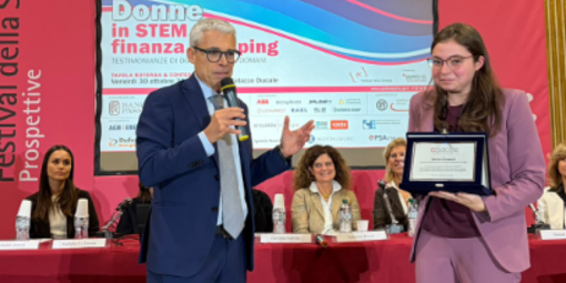 Esaote e Università degli Studi di Genova consegnano a Martina Comparini la borsa di studio "Women in STEM"