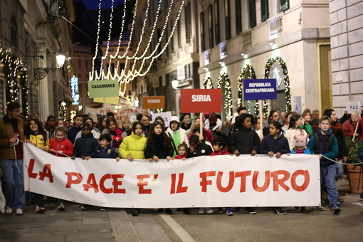 Oltre quattromila persone alla marcia per la pace della Comunità di Sant'Egidio Oltre quattromila persone alla marcia per la pace della Comunità di Sant'Egidio