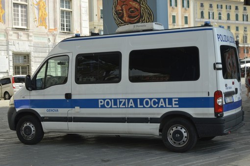 Incidente sull’Aurelia a San Lorenzo della Costa: genovese di 40 anni denunciato per guida in stato d’ebbrezza