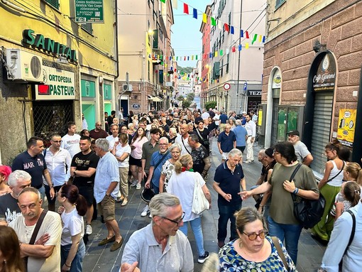 La manifestazione a Sestri Ponente La manifestazione a Sestri Ponente
