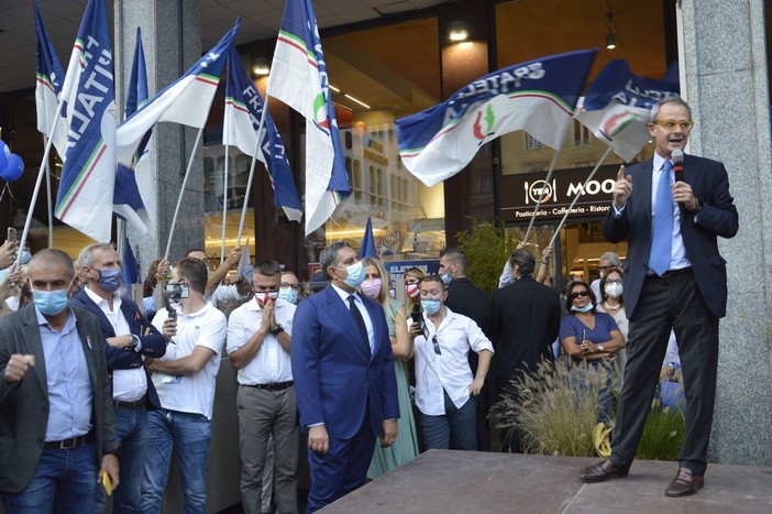 Regione, Toti incontra gli alleati per la giunta, Fdi rivendica due assessorati, Rosso: "Passo indietro da 'Cambiamo'" Regione, Toti incontra gli alleati per la giunta, Fdi rivendica due assessorati, Rosso: "Passo indietro da 'Cambiamo'"