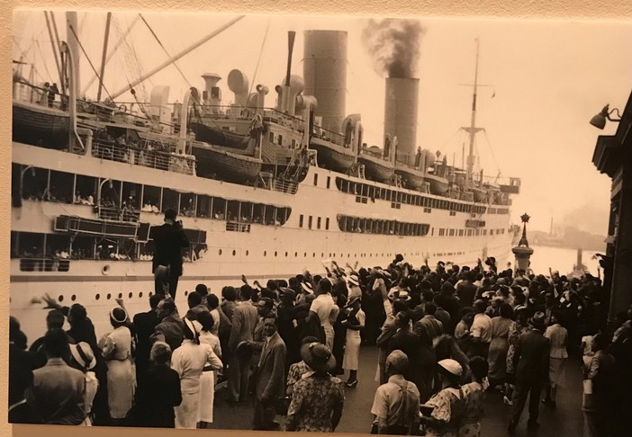 Inaugurata oggi l'esposizione al palazzo della borsa di Genova "Visioni e Bellezza sulle rotte transatlantiche. La grande manifattura italiana nei transatlantici" (FOTO)