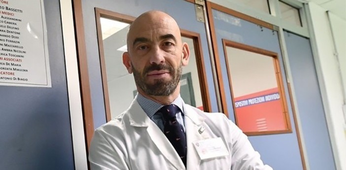 Covid, Bassetti: "Gente riversata negli ospedali per colpa di una comunicazione schizofrenica"