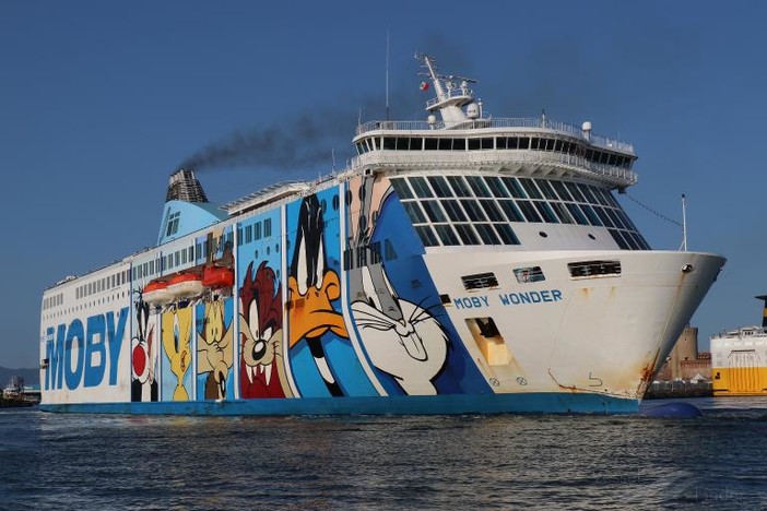 In avaria il traghetto Moby Wonder diretto a Olbia, costretto al rientro a Genova