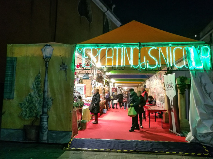 Il Mercatino di San Nicola festeggia trentacinque anni: tra artigianato, solidarietà e tradizione