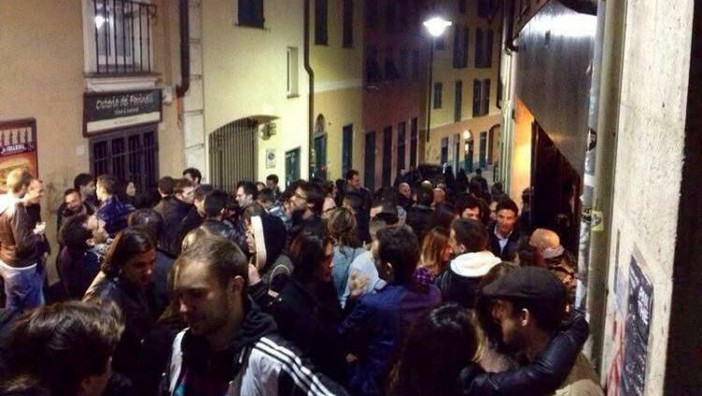 Alcolici e vetrine dismesse, nuove regole in arrivo: stop all’asporto notturno e divieti rafforzati nelle aree sensibili Alcolici e vetrine dismesse, nuove regole in arrivo: stop all’asporto notturno e divieti rafforzati nelle aree sensibili