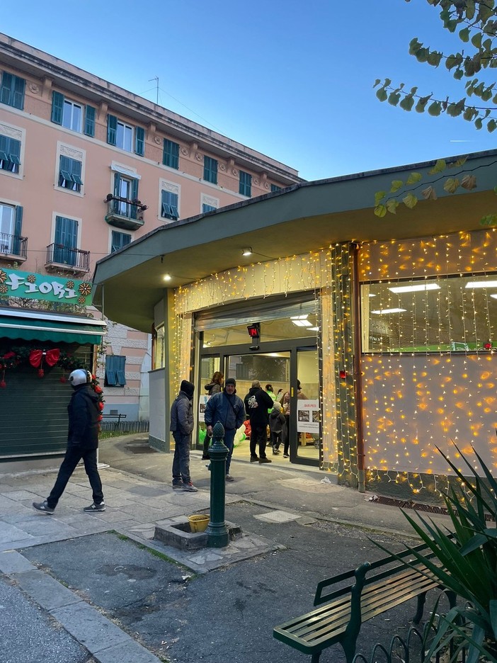 Sturla, chiude il mercato di via Isonzo. Il Consorzio pronto a rinunciare alla concessione Sturla, chiude il mercato di via Isonzo. Il Consorzio pronto a rinunciare alla concessione