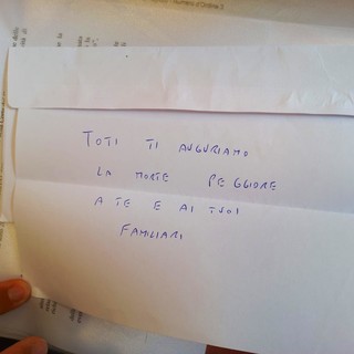 No vax ancora contro Toti: "Auguriamo la morte peggiore a te e ai tuoi familiari" No vax ancora contro Toti: "Auguriamo la morte peggiore a te e ai tuoi familiari"