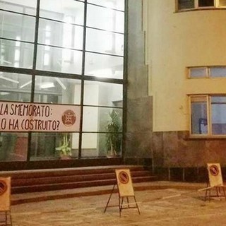 Mattarella al Gaslini: striscione di CasaPound rimosso