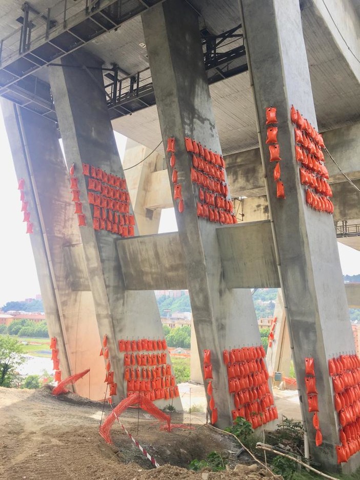 Proseguono le operazioni preliminari per la demolizione delle pile 10 e 11