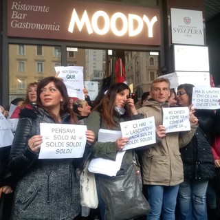 Lavoratori di Moody in piazza chiedono un tavolo di confronto alle istituzioni