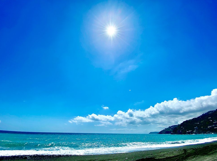 Meteo: giornata soleggiata e calda nella Liguria Meteo: giornata soleggiata e calda nella Liguria