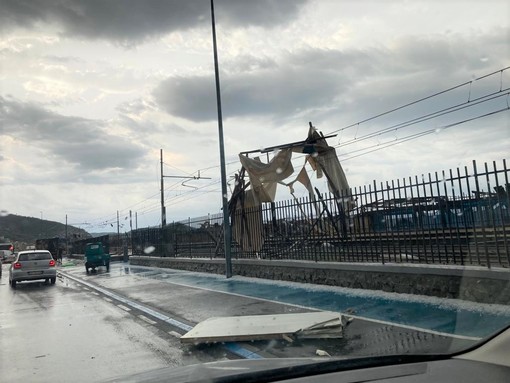 Maltempo, ripristinata la linea ferroviaria Genova - La Spezia, treni su binario unico alternato