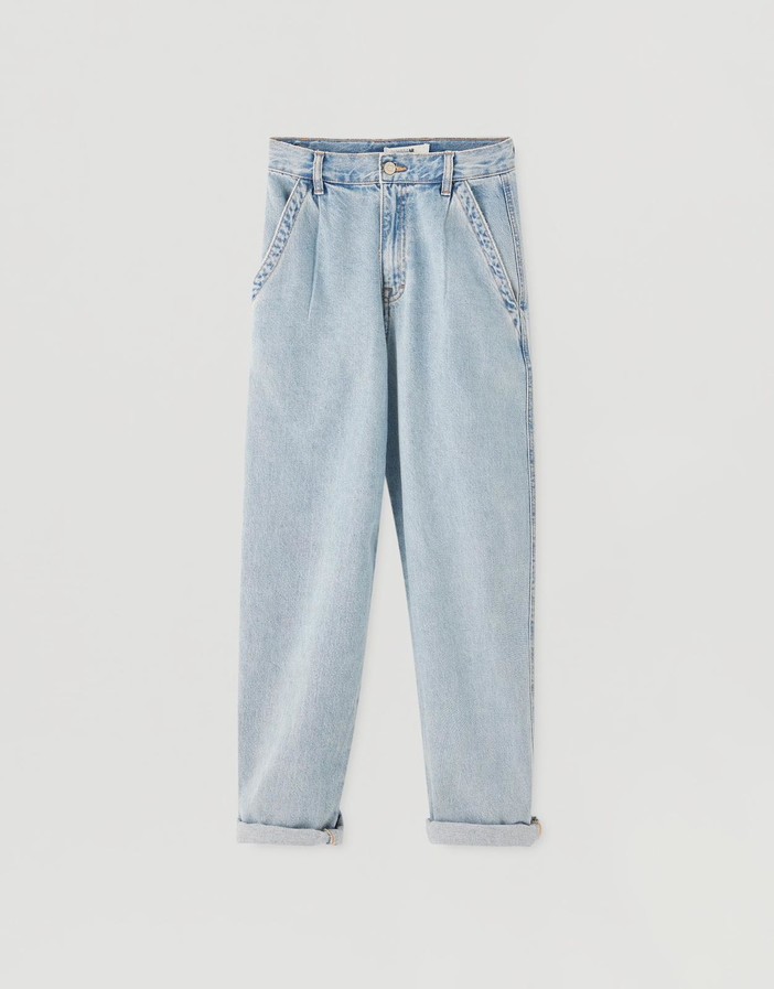 Per la moda autunno inverno 2019 la parola chiave jeans slouchy