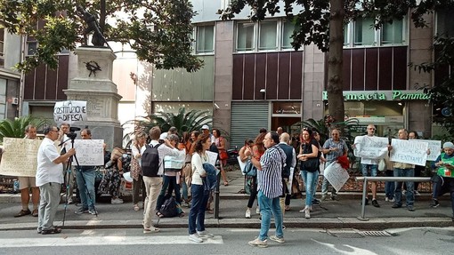 "No green pass", nuova manifestazione davanti al tribunale