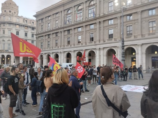 18enne muore durante l'alternanza scuola-lavoro, presidio di studenti e Usb  in piazza De Ferrari