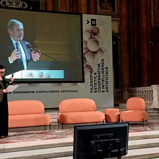 Bucci a Palazzo Ducale: “La tecnologia sia un mezzo, non un fine. Puntiamo a una gigafactory in Liguria”