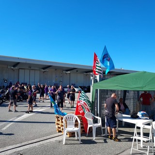 Sciopero e presidio alla FedEx di Sestri Ponente, i sindacati: "Il cambio di appalto non sia pagato dai lavoratori"