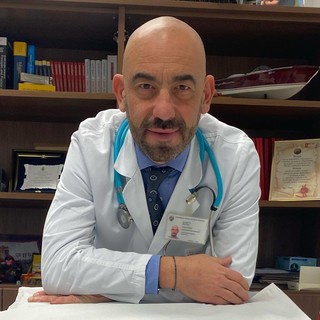 San Martino, il giovane neo direttore di Infettivologia fra lotta ai batteri resistenti, ricerca e campagna vaccini (VIDEO)