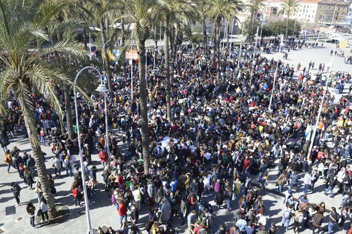 Un'ora a luce spenta contro il riscaldamento globale con "Earth Hour"