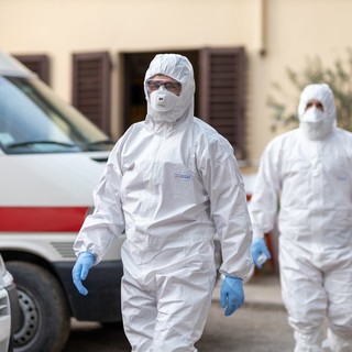 Covid 19, la Liguria si conferma zona bianca ma l'incidenza aumenta esponenzialmente. Toti: "Obiettivo 80mila vaccini a settimana"