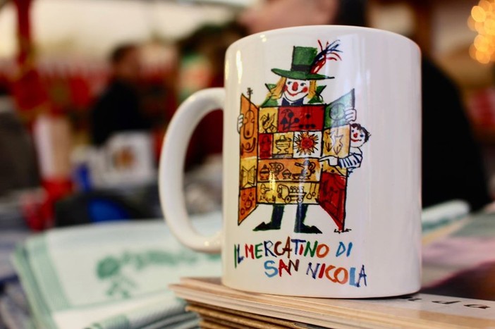 Tradizione e solidarietà, riapre domani il Mercatino di San Nicola in piazza Piccapietra