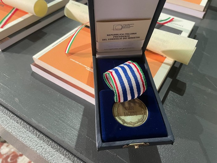 Genova ricorda la Shoah: consegnate le medaglie d'onore ai cittadini deportati nei lager nazisti Genova ricorda la Shoah: consegnate le medaglie d'onore ai cittadini deportati nei lager nazisti