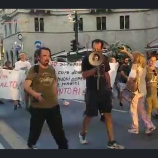 Ghini (Uil Liguria): "Quando la democrazia viene scambiata per gazzarra pericolosa che mette a rischio salute e sicurezza degli operatori dell'informazione"