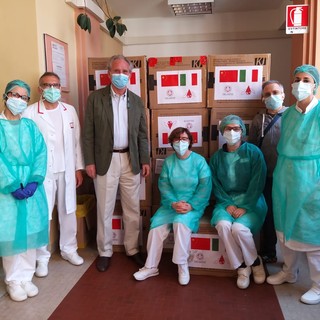 Donazione di 30.000 mascherine: continua la collaborazione tra Pechino, l’ospedale Galliera e l’associazione thalassemici