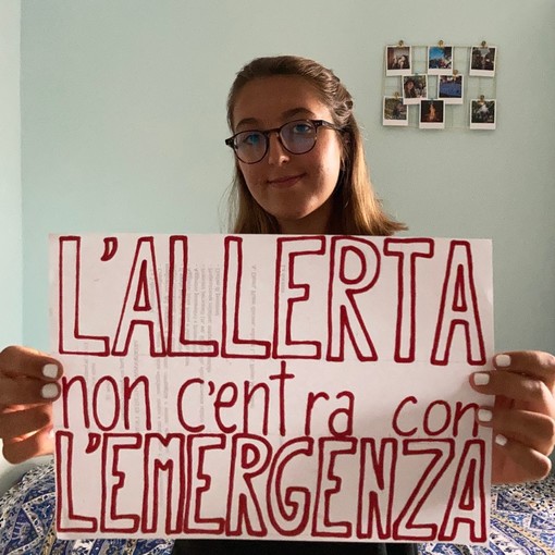 "L'allerta non c'entra con l'emergenza", gli studenti medi contro la dad in allerta rossa "L'allerta non c'entra con l'emergenza", gli studenti medi contro la dad in allerta rossa
